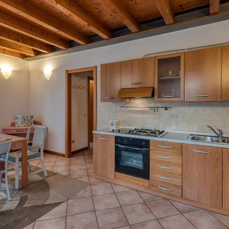 Апартаменты La Caletta Bolognese Бренцоне-суль-Гарда